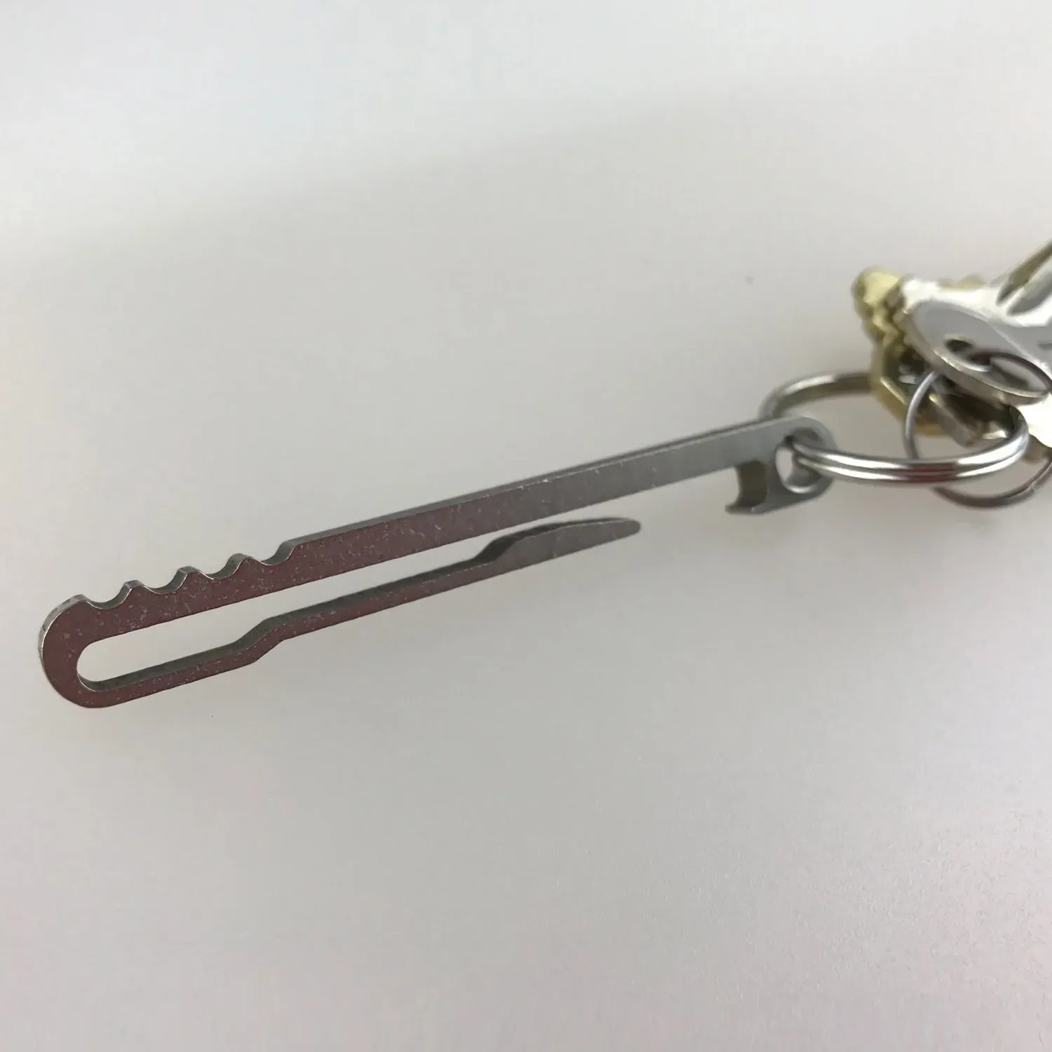 4055 Pocket Clip Anti‑Damage for Hanging Keys for Hanging Flashlights ( 1 pcs )