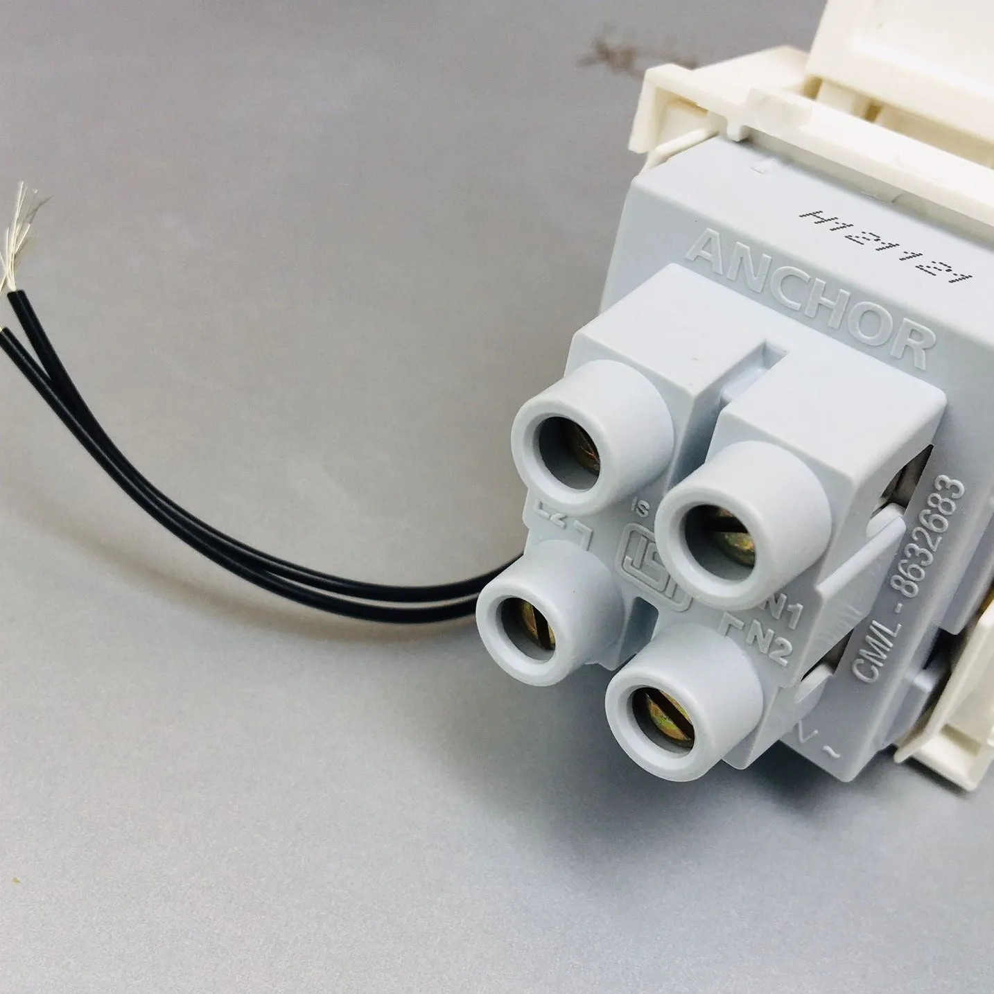 Anchor Penta Modular 32 A DP Switch with Keytag 2 Module - 1 Pc