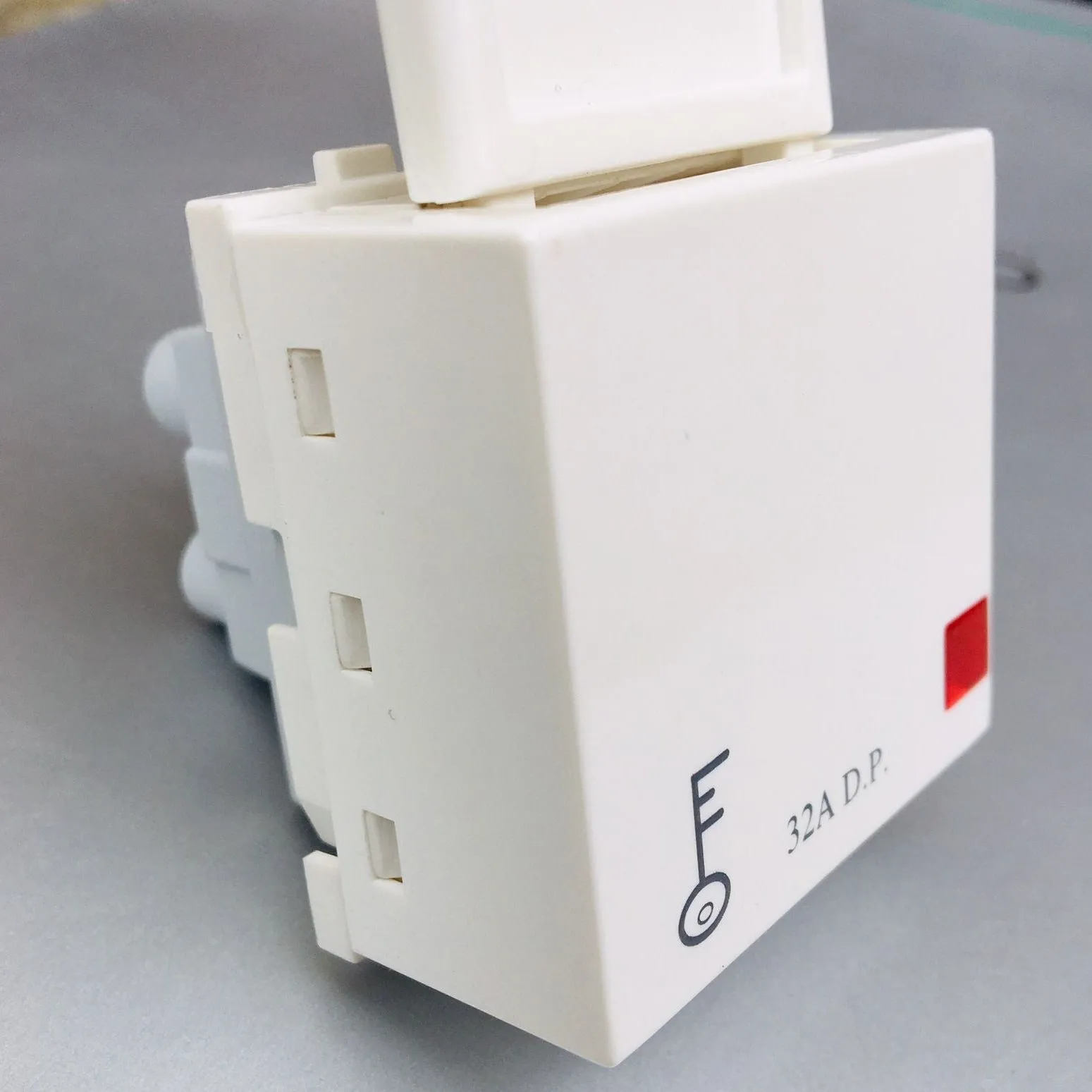 Anchor Penta Modular 32 A DP Switch with Keytag 2 Module - 1 Pc