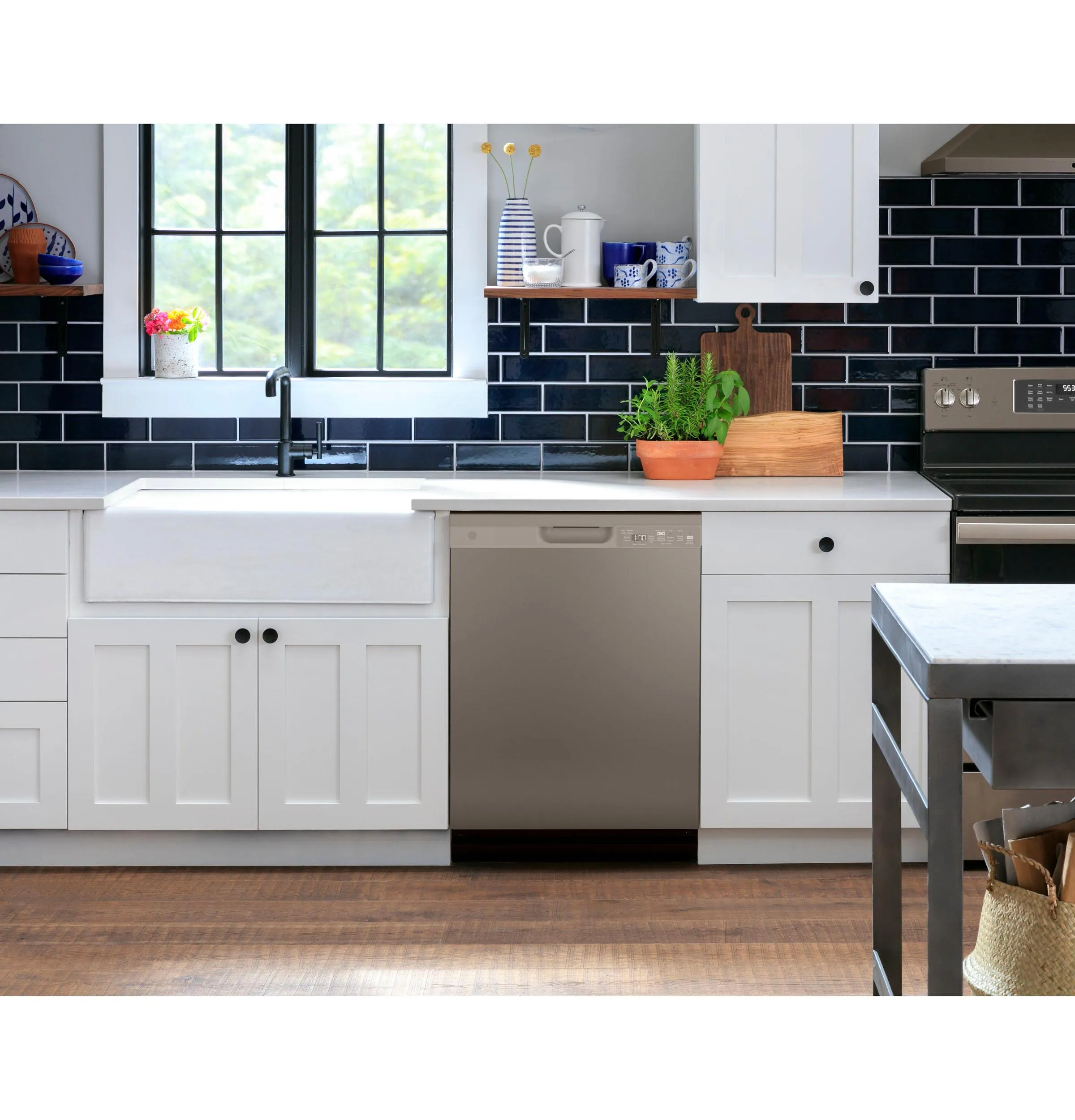 GDF550PMRES GE® ENERGY STAR® Front Control with Plastic Interior Dishwasher with Sanitize Cycle & Dry Boost