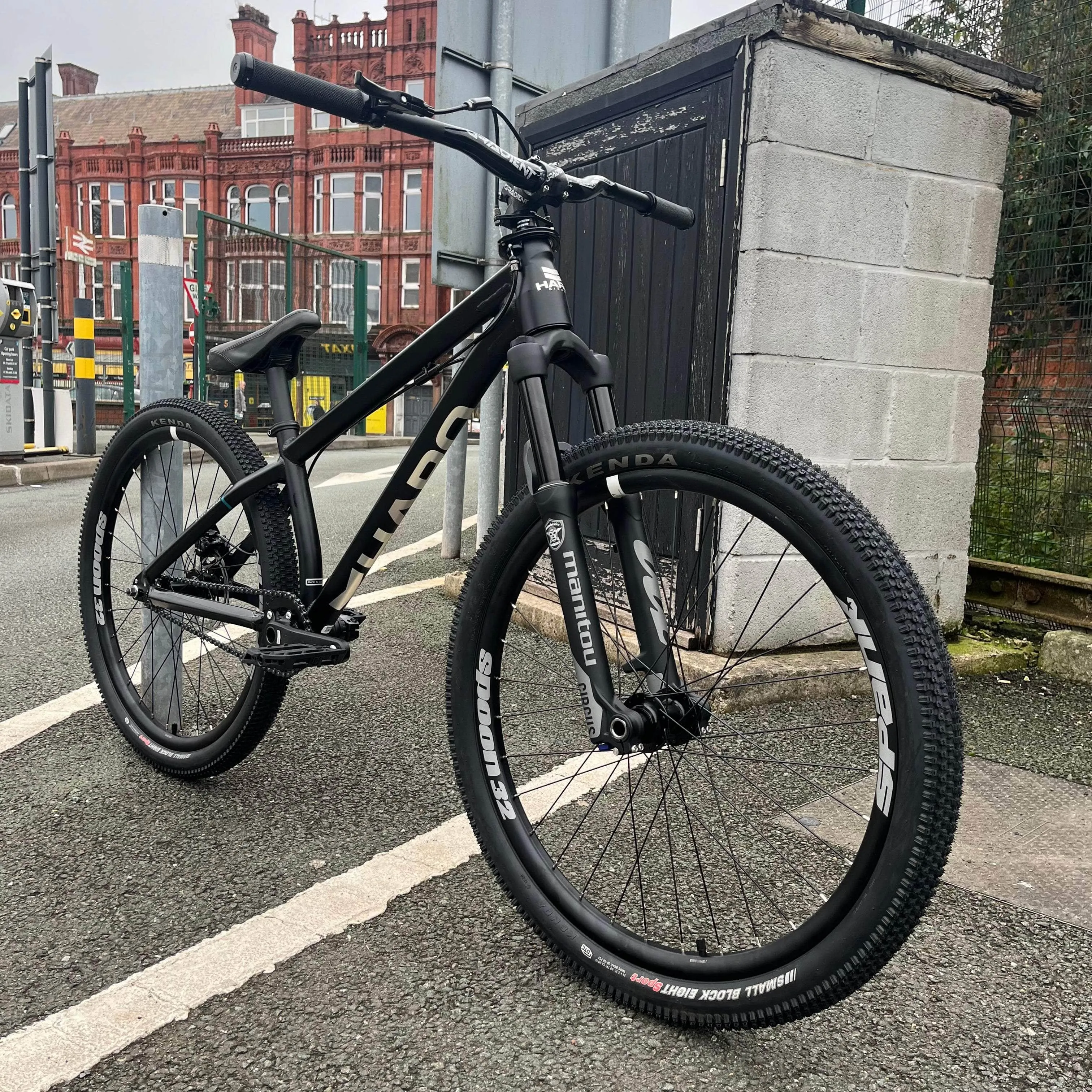 Haro Thread Two 26" Hardtail Dirt Jump Bike Black