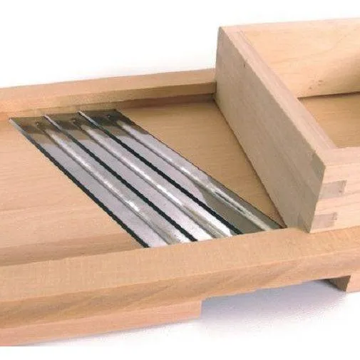 K&K Keramik Beech Wood Cabbage Shredder