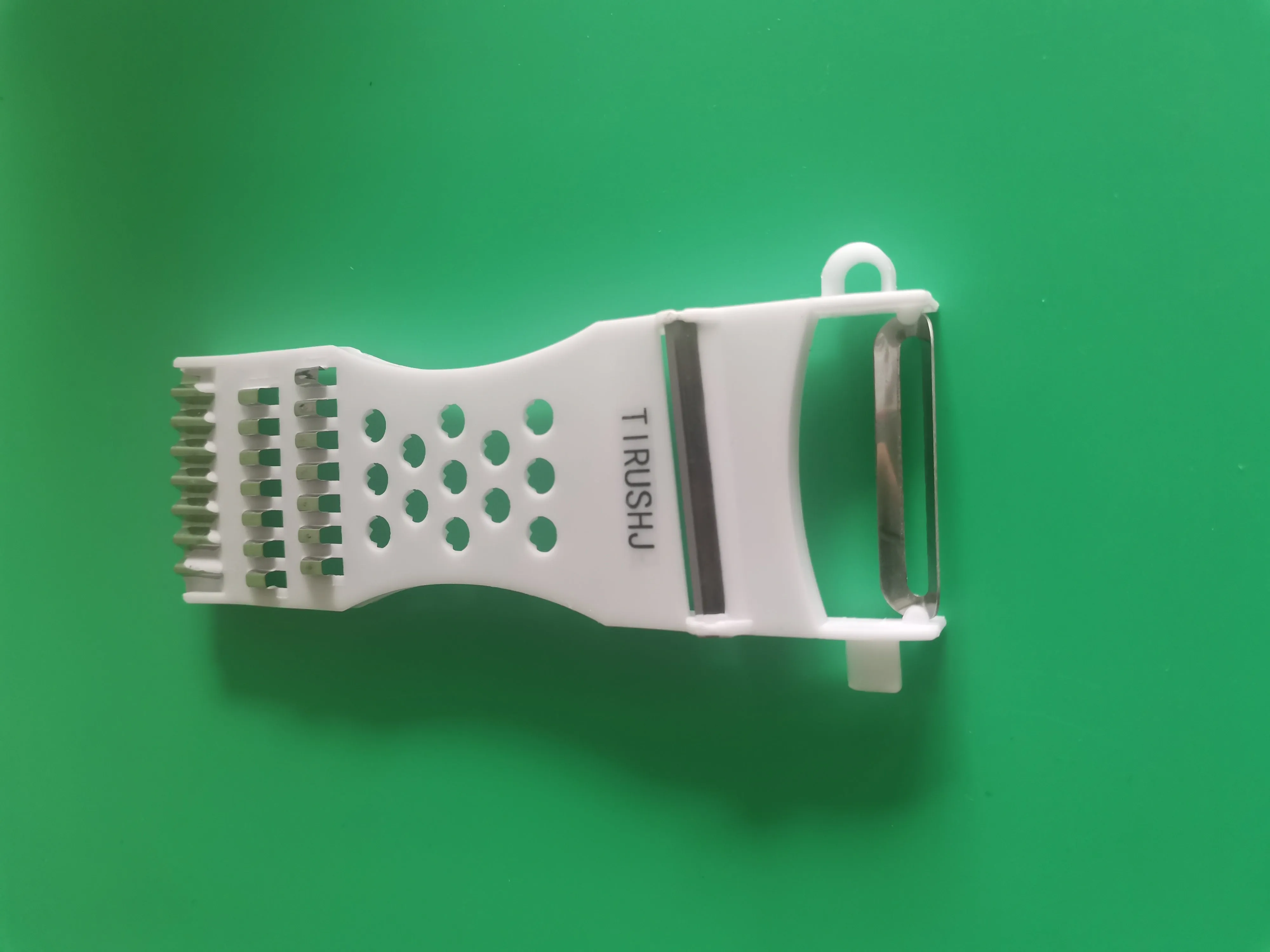 TIRUSHJ graters，Household utensils,Handle grille, high-quality stainless steel blade