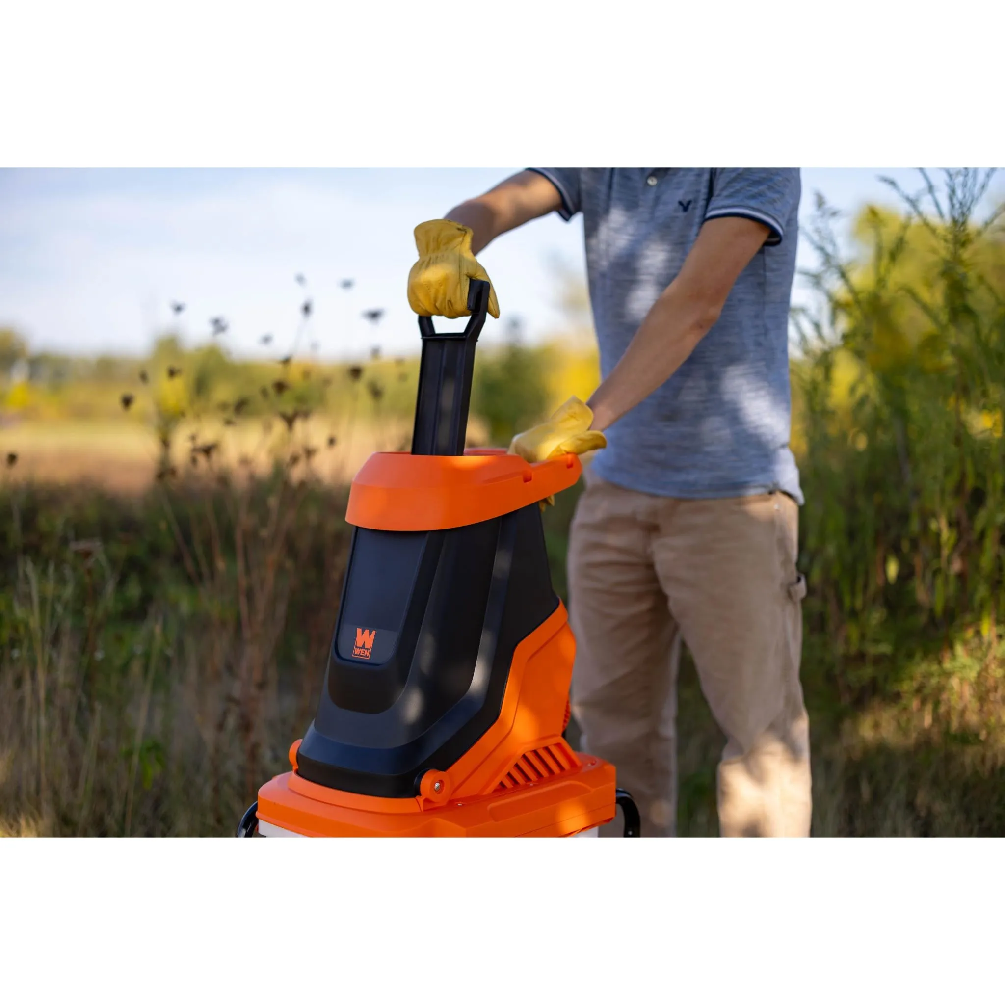 WEN 41130 Electric Wood Chipper and Shredder, 15-Amp with 13-Gallon Enclosed Collection Bin
